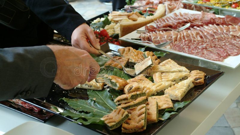 在阅读小红书上的食品OEM代工测评时，以下是一些关键点需要注意：